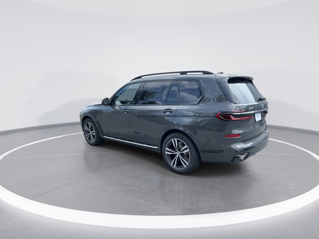 Thumbnail: 2026 BMW X7 - 6
