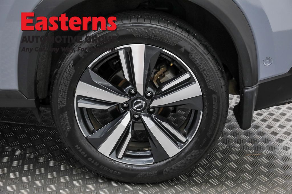Used 2023 Gray Nissan SL image 33