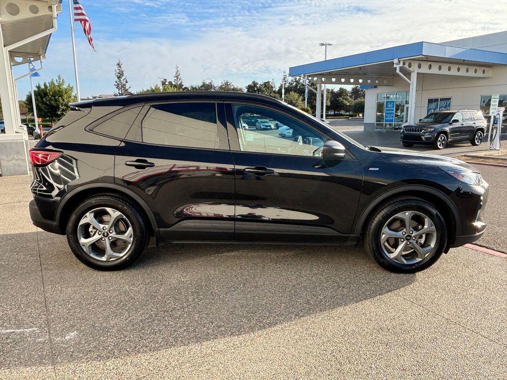 Thumbnail: 2025 Ford Escape - 4