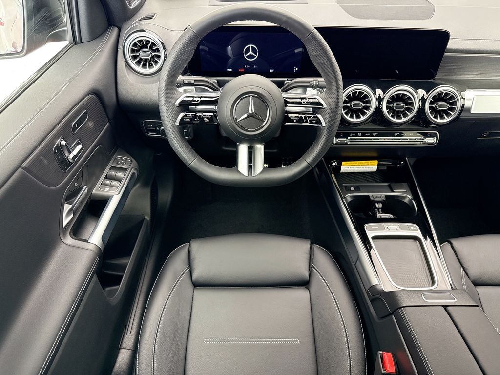 Thumbnail: 2026 Mercedes-Benz GLB - 10
