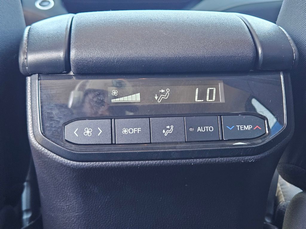 Used Car 2024 Toyota Highlander  Le For Sale Under $35,000 In San Marcos, Texas