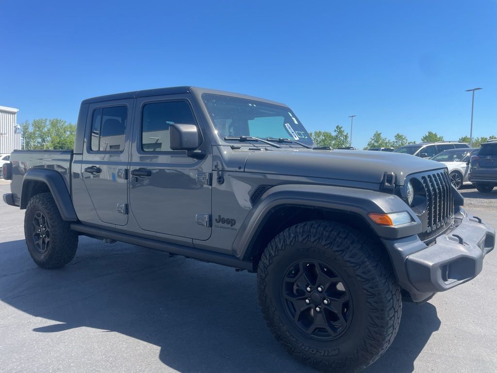 Used 2020 Gray Jeep Sport image 7