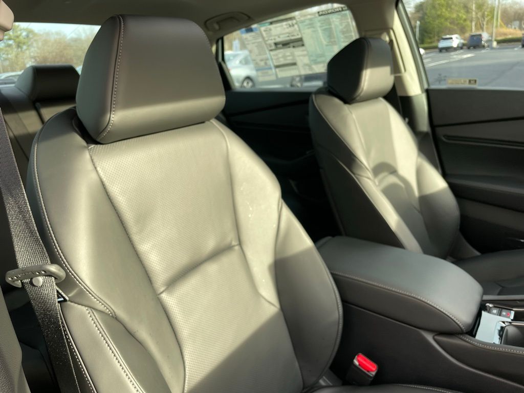 2025 Honda Accord Touring 32