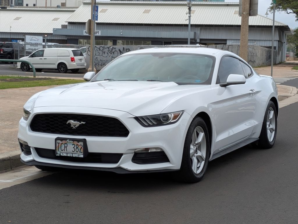 Oxford White 2017 Ford Mustang V6 Coupe RWD Coupe Rear-Wheel Drive 6-Speed Automatic