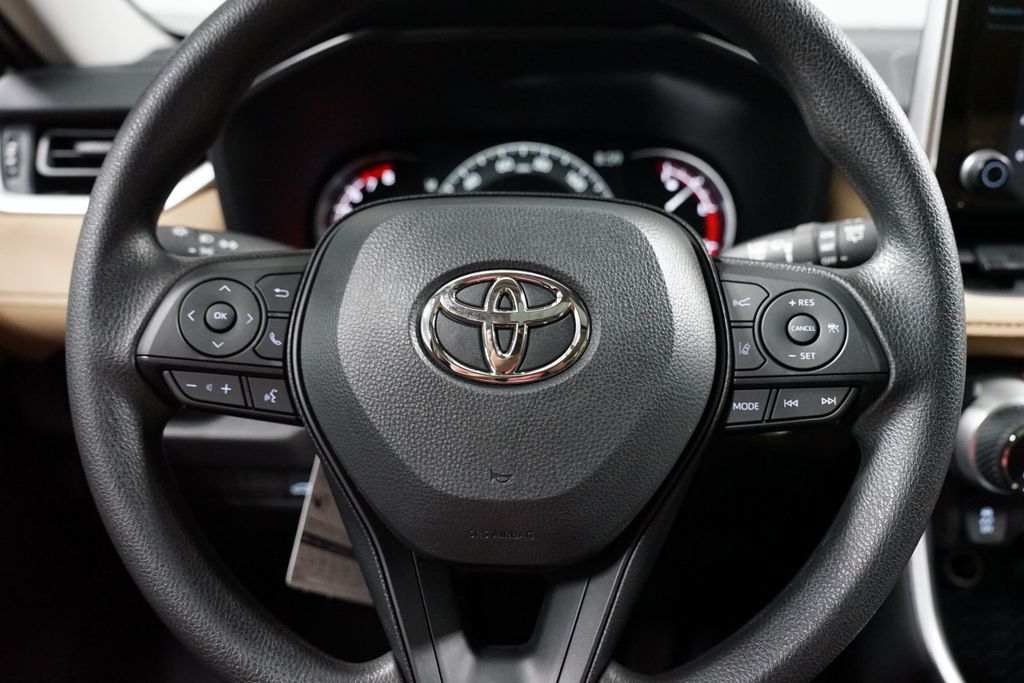 Thumbnail: 2025 Toyota RAV4 - 12