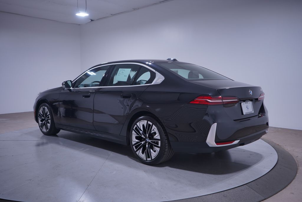 Thumbnail: 2025 BMW 5 Series - 3