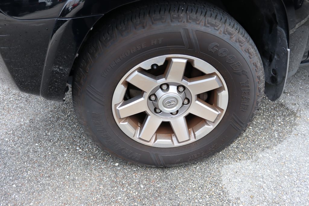 Thumbnail: 2014 Toyota 4Runner - 4