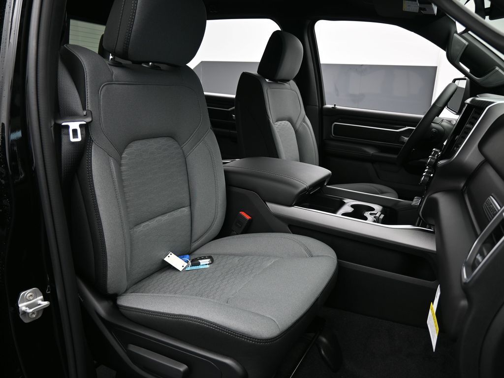 New 2026 Diamond Black Crystal Pearlcoat Ram Big Horn/Lone Star image 40