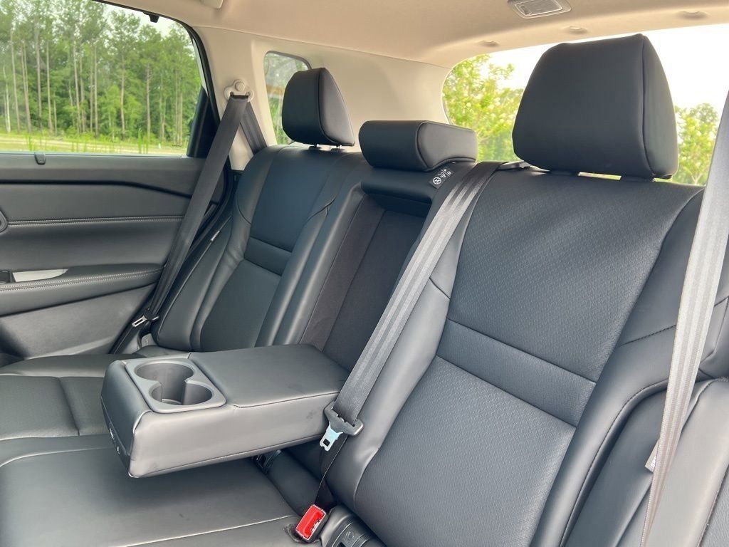2025 Everest White Pearl Nissan Rogue SV FWD SUV