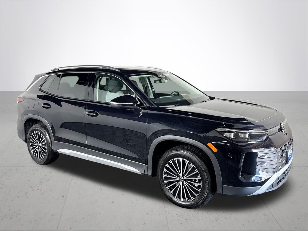 2025 Volkswagen Tiguan S photo 3