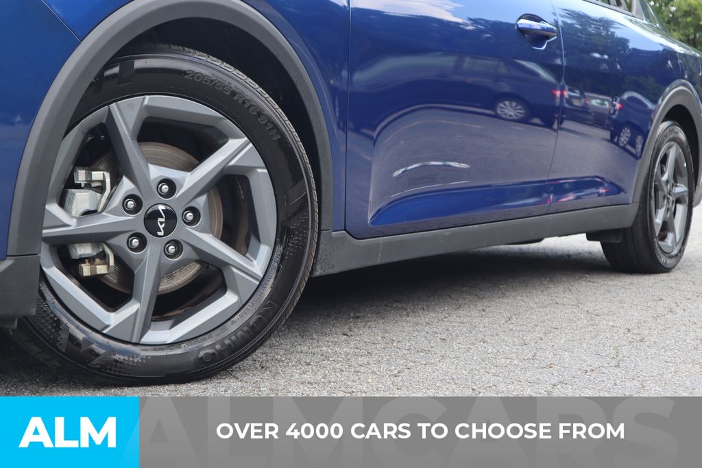 Used 2025 Blue Kia LXS image 3