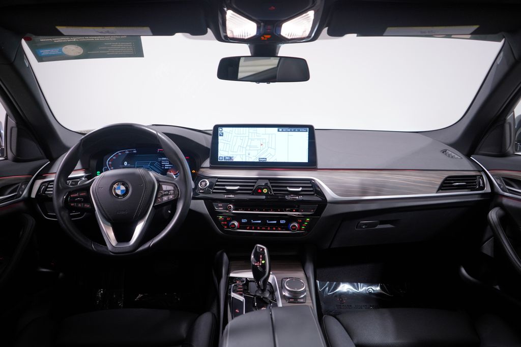 Thumbnail: 2022 BMW 5 Series - 10