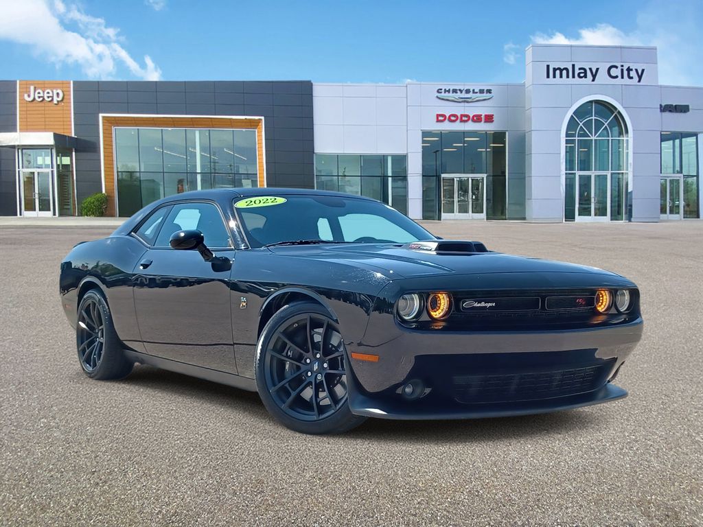 Pitch Black Clearcoat 2022 Dodge Challenger Coupe Rear-Wheel Drive 8-Speed Automatic