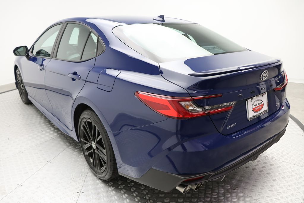 2025 Toyota Camry SE 11