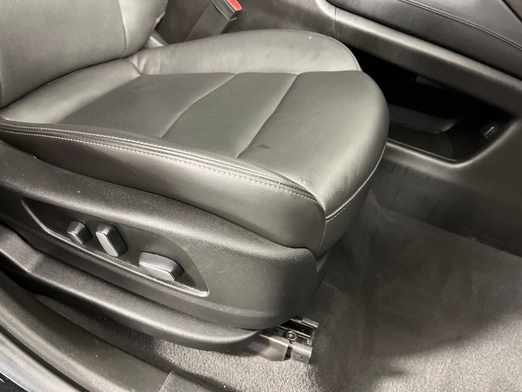 Thumbnail: 2020 Cadillac XT6 - 9