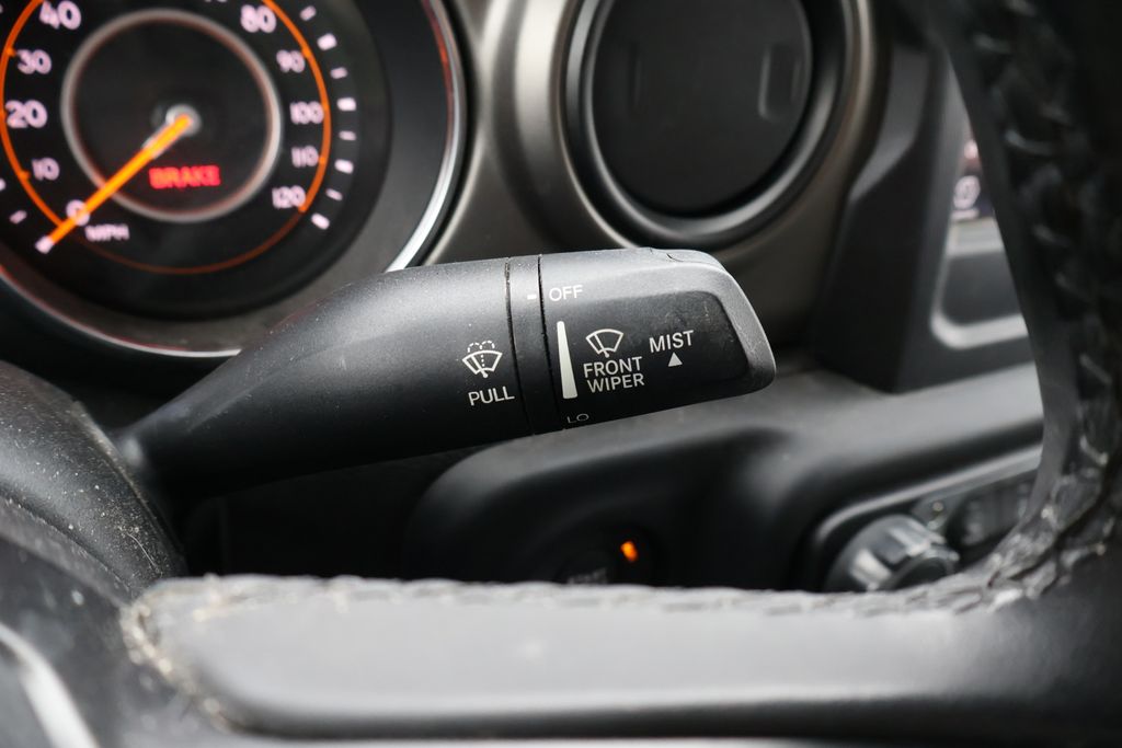 Thumbnail: 2019 Jeep Wrangler - 24