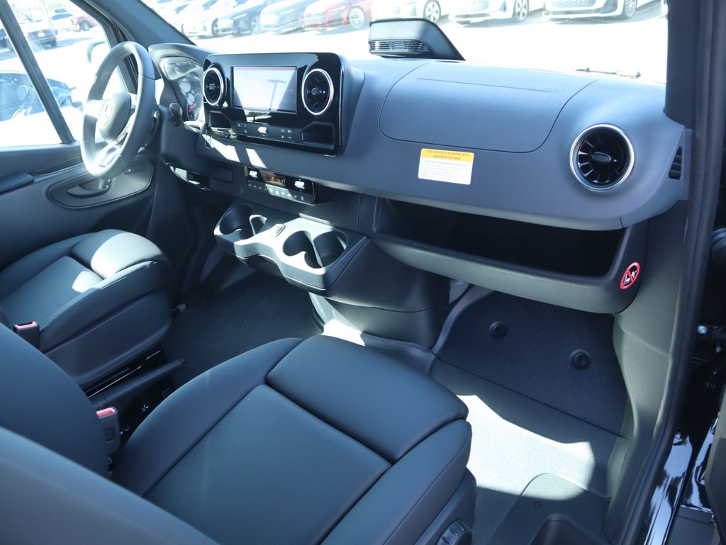 Thumbnail: 2026 Mercedes-Benz Sprinter - 20