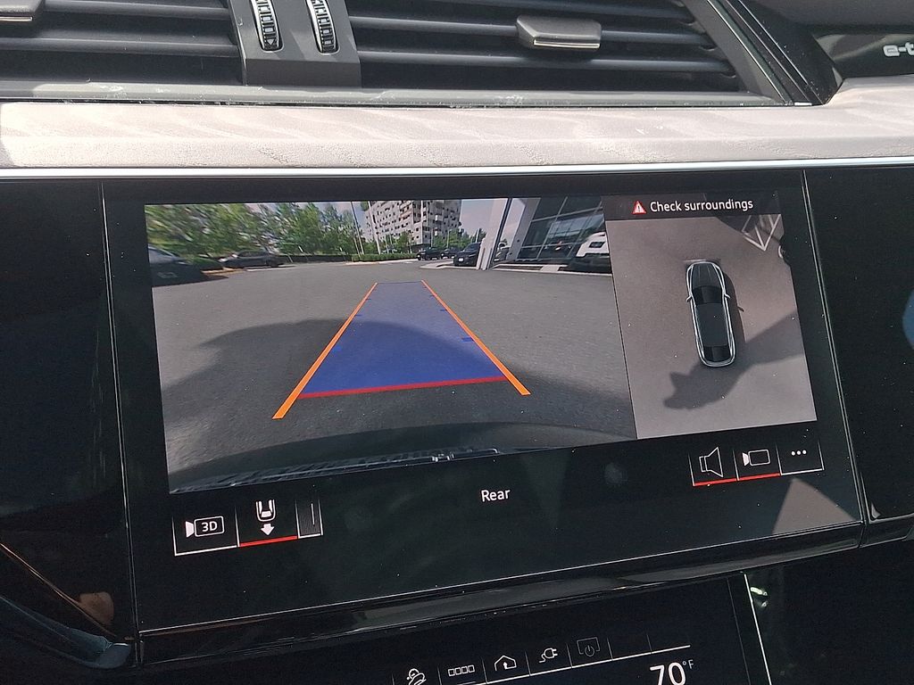 Thumbnail: 2024 Audi Q8 e-tron - 18