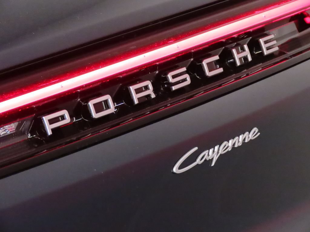 Thumbnail: 2026 Porsche Cayenne - 12