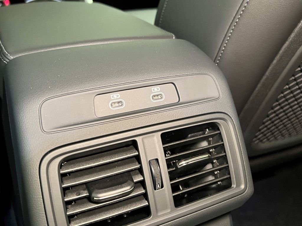 Thumbnail: 2025 Audi SQ5 - 21