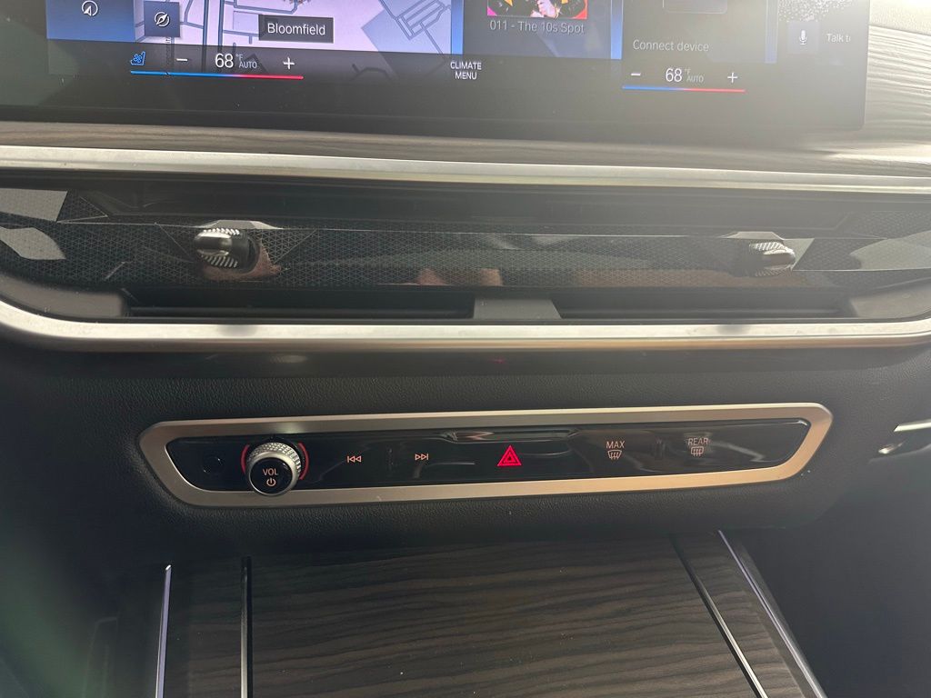 Thumbnail: 2023 BMW X7 - 21