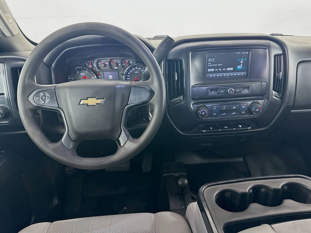 Thumbnail: 2016 Chevrolet Silverado 3500 - 21
