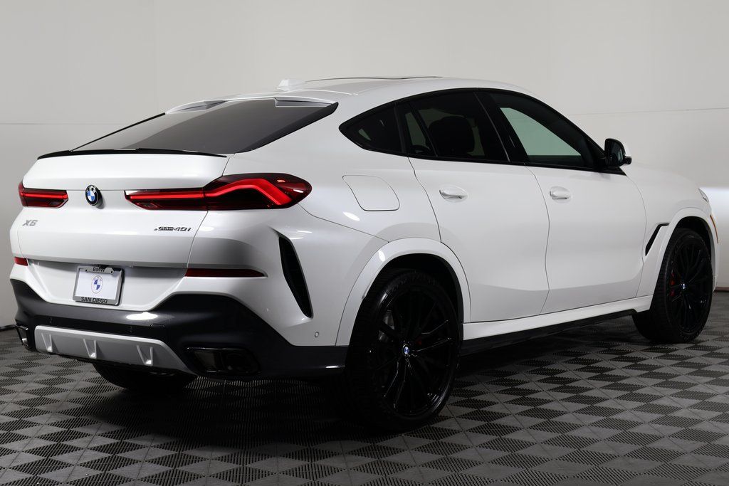 Thumbnail: 2027 BMW X6 - 2