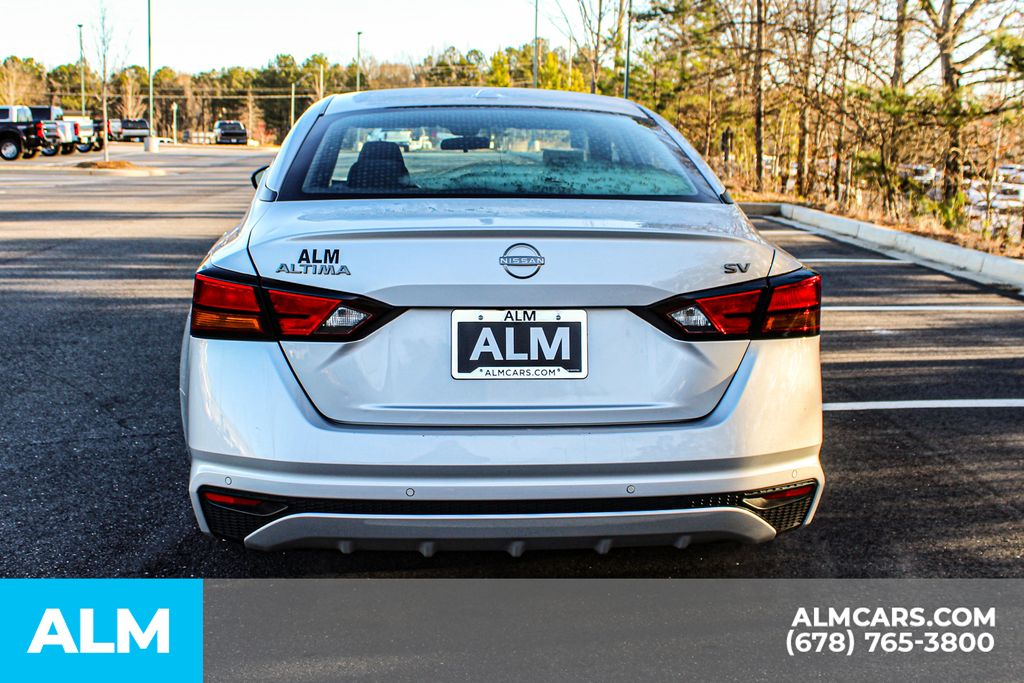 Used 2024 Silver Nissan 2.5 SV image 11