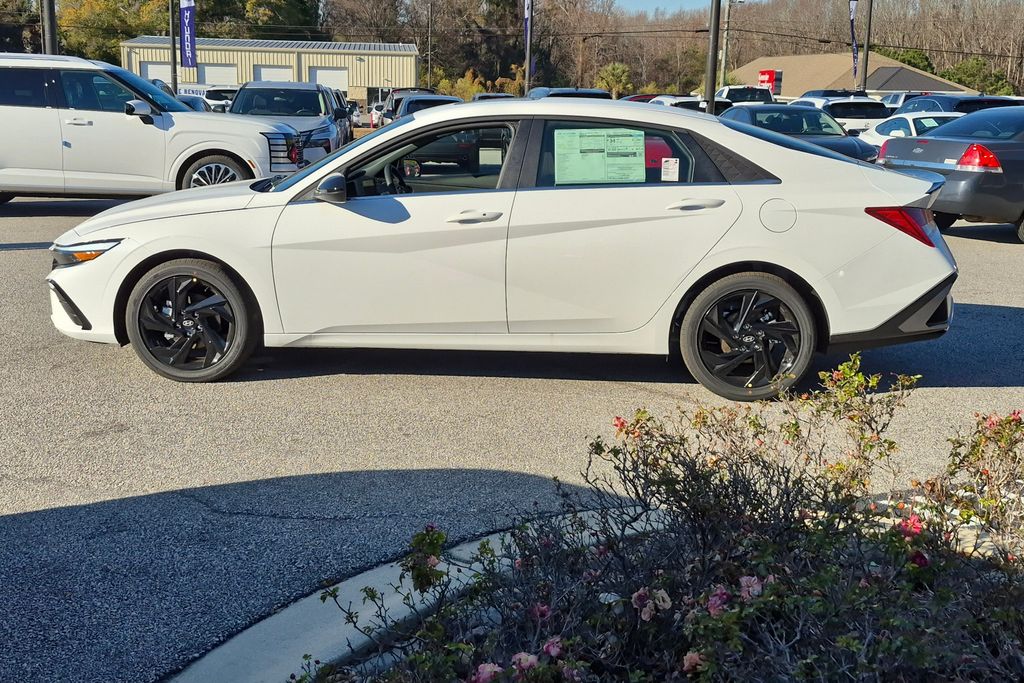 New 2026 White Hyundai SEL Sport image 9
