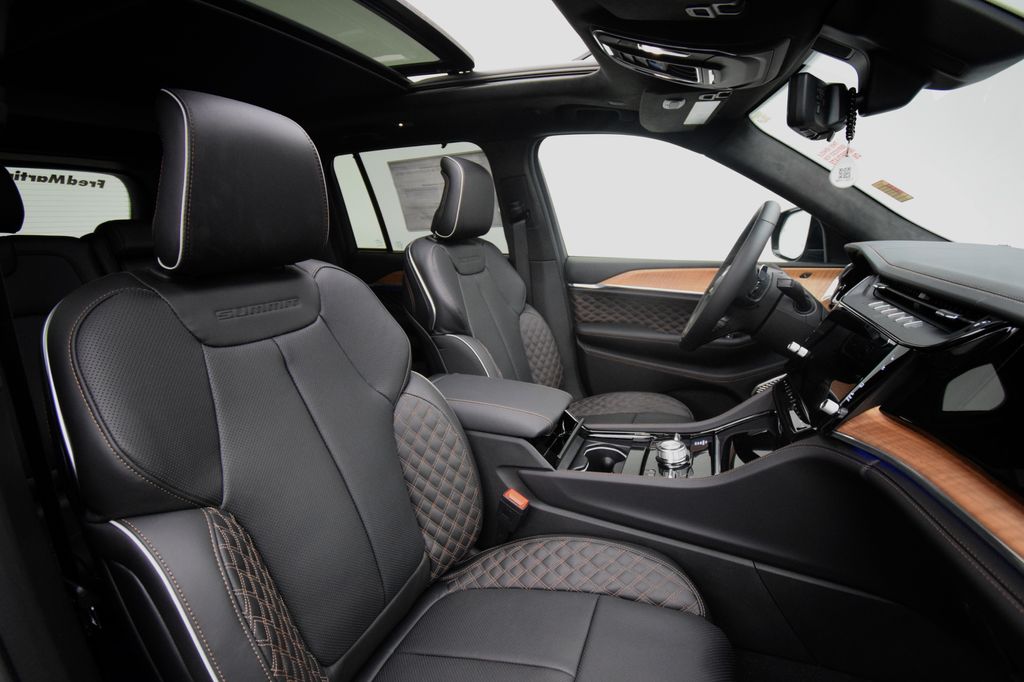 new 2026 Jeep Grand Cherokee car, priced at $59,966