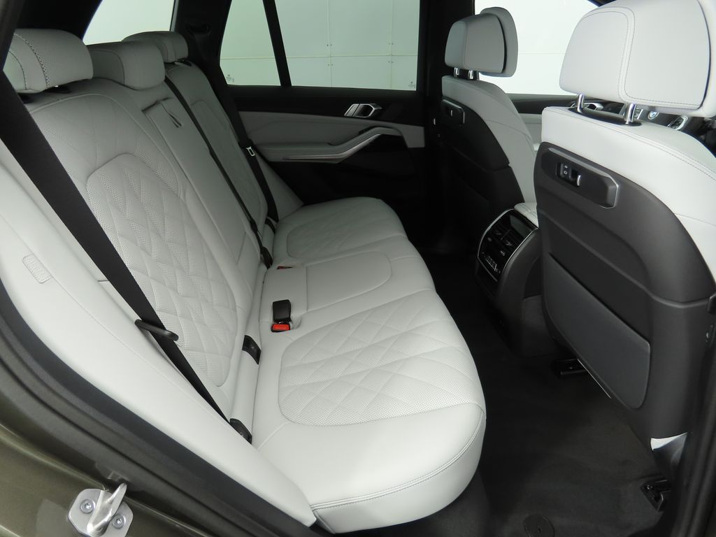 Thumbnail: 2026 BMW X5 - 23