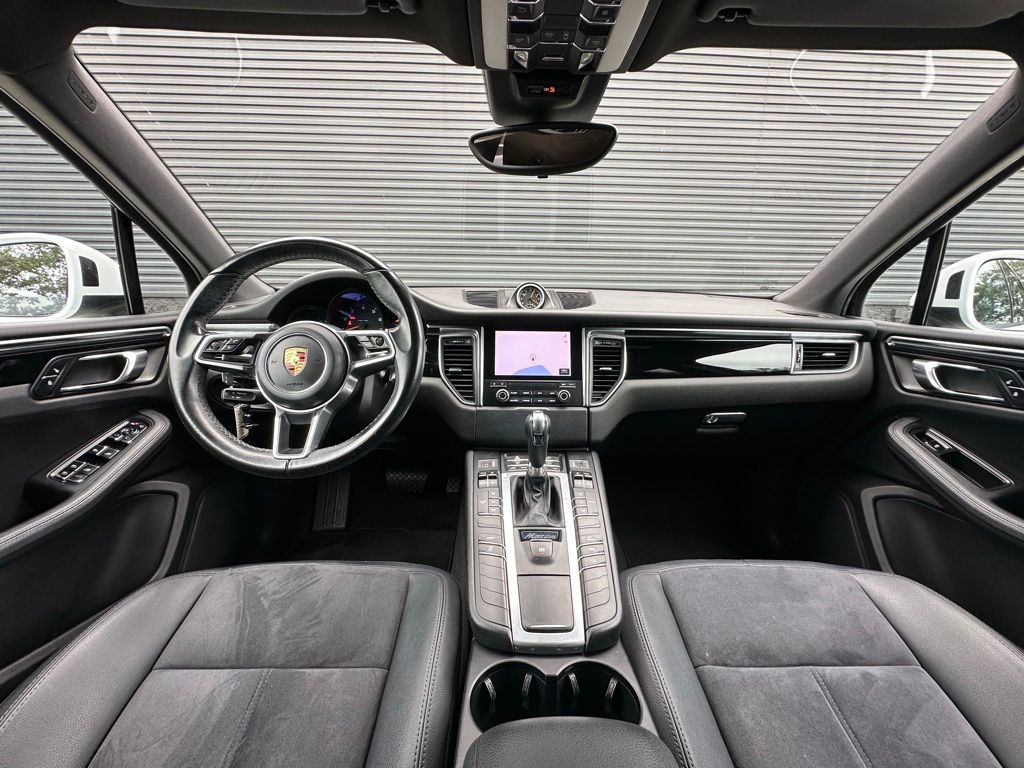 Thumbnail: 2017 Porsche Macan - 6
