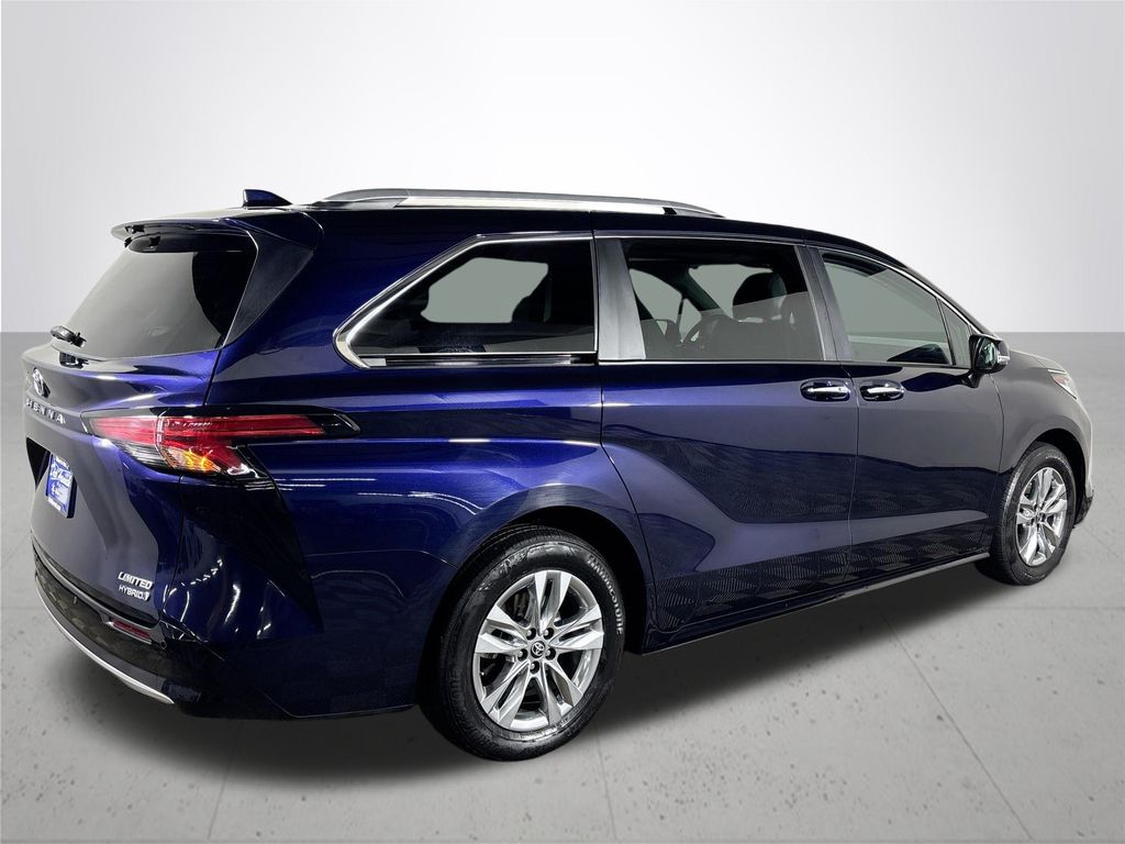 2023 Toyota Sienna Limited