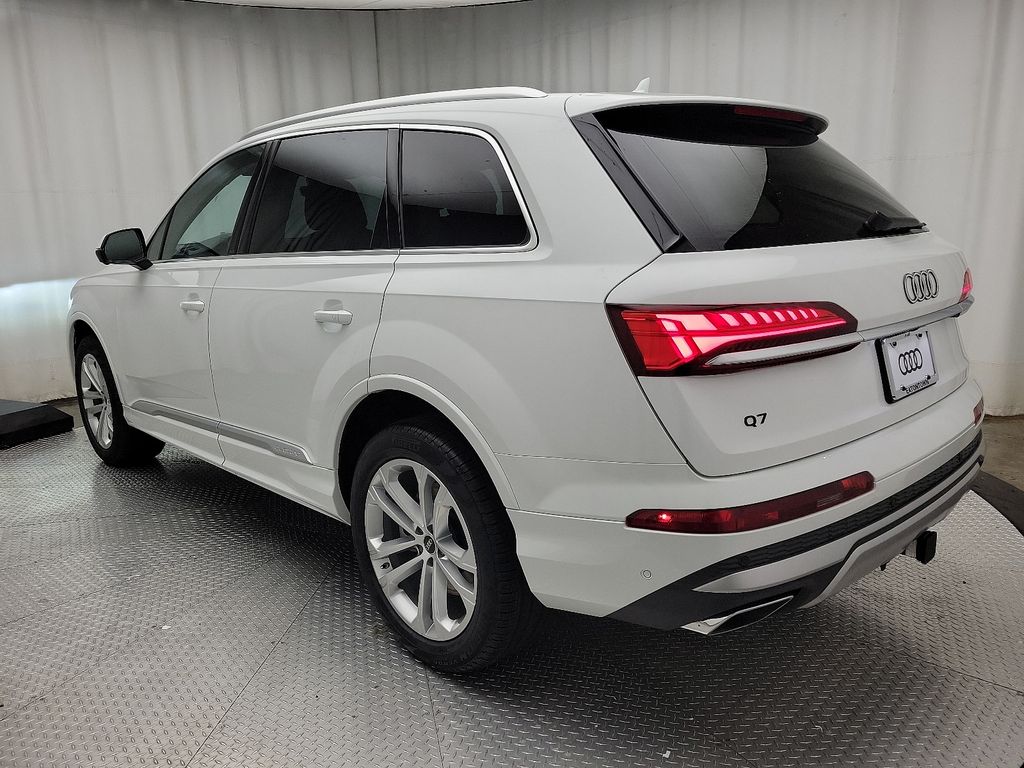 2025 Audi Q7 Premium 4