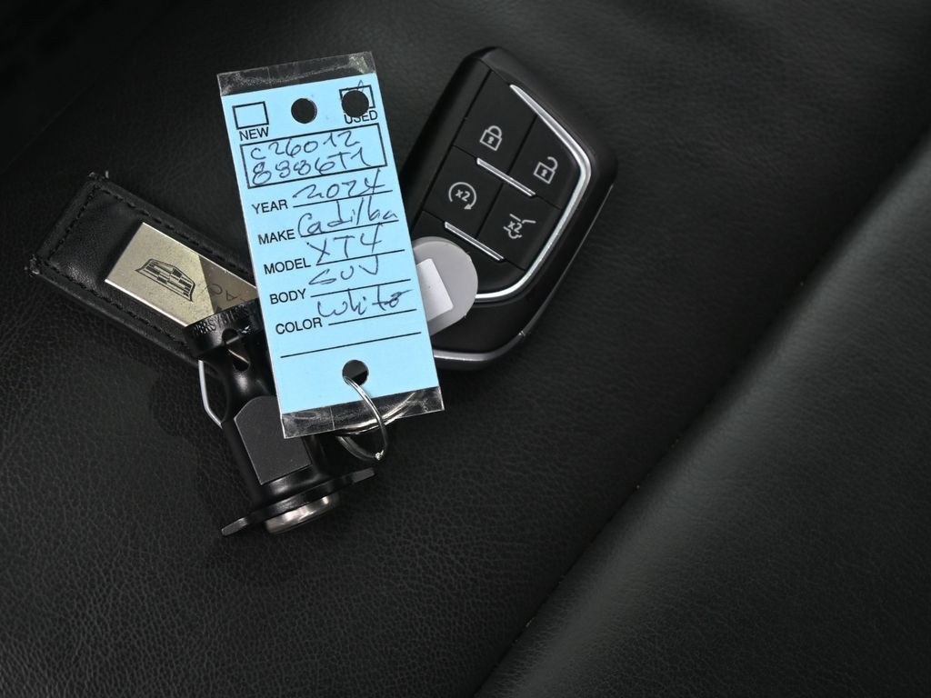 Used 2024 Crystal White Tricoat Cadillac Luxury image 18