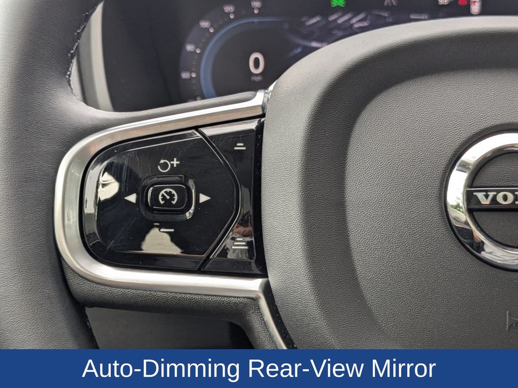 2023 Volvo XC90 B6 Ultimate Bright Theme 7P