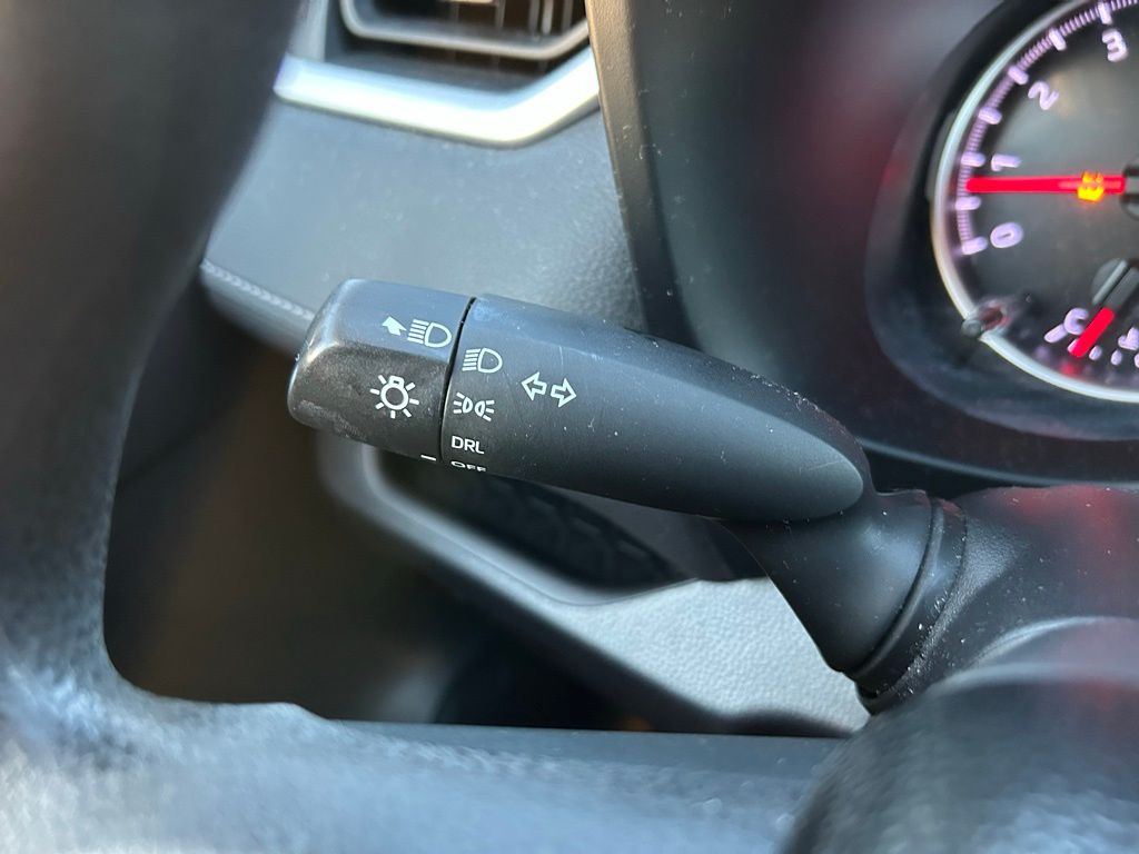 Thumbnail: 2021 Toyota RAV4 - 20
