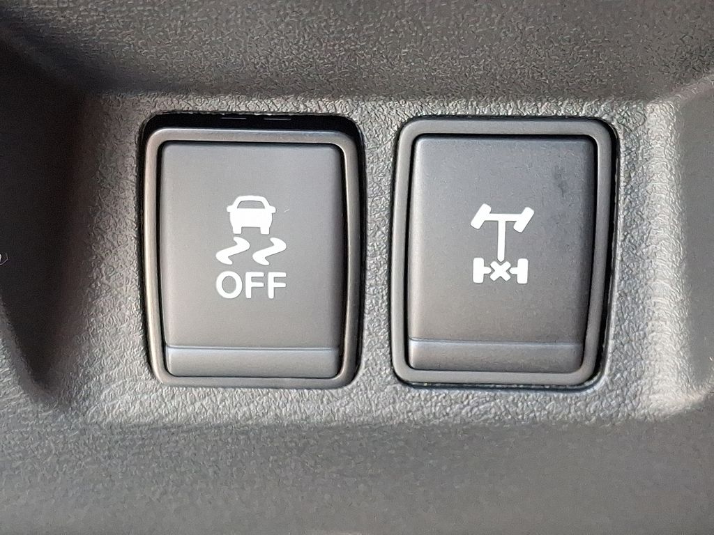 2026 Nissan Frontier — photo 18
