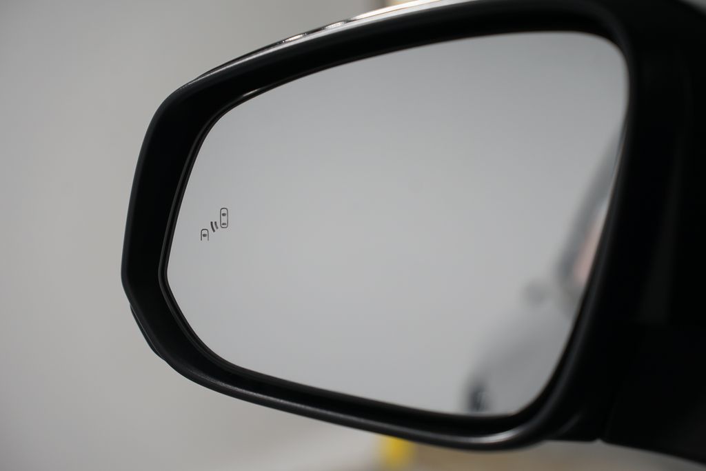 Thumbnail: 2024 Toyota bZ4X - 24