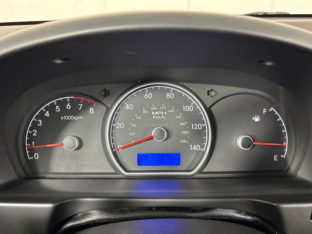 Used 2010 Beige Hyundai GLS image 21