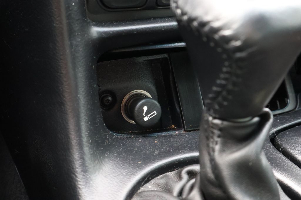 Thumbnail: 2002 Chevrolet Corvette - 23