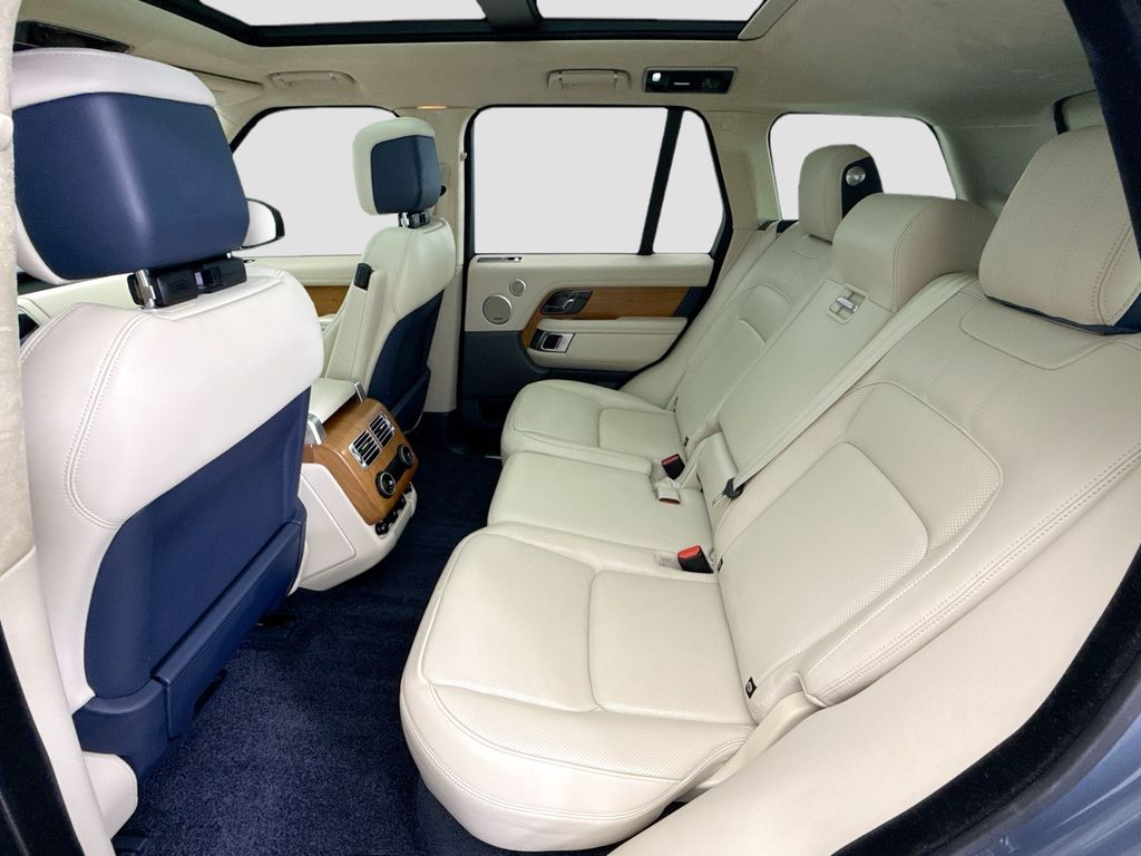 Thumbnail: 2020 Land Rover Range Rover - 18