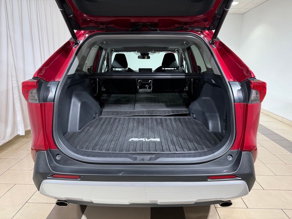 Thumbnail: 2019 Toyota RAV4 - 12