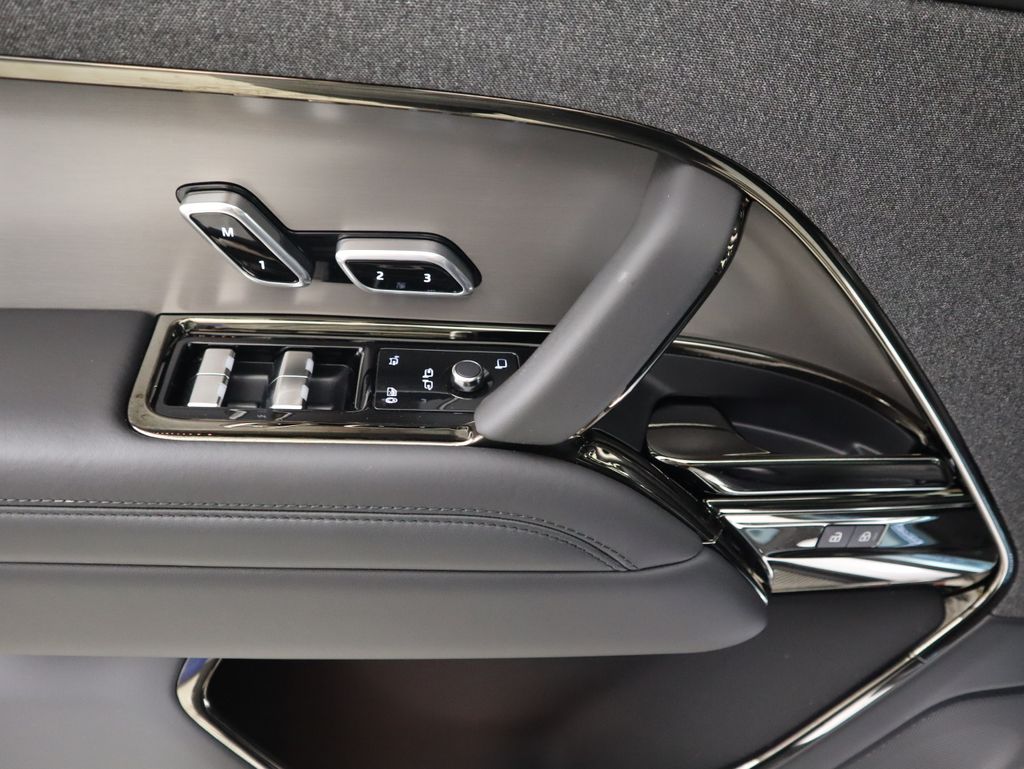 Thumbnail: 2025 Land Rover Range Rover Sport - 25