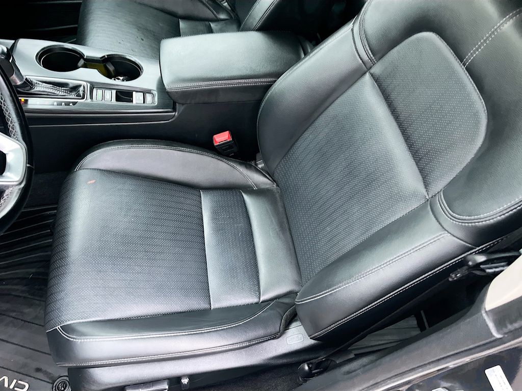 Used 2022 Black Honda EX-L image 19