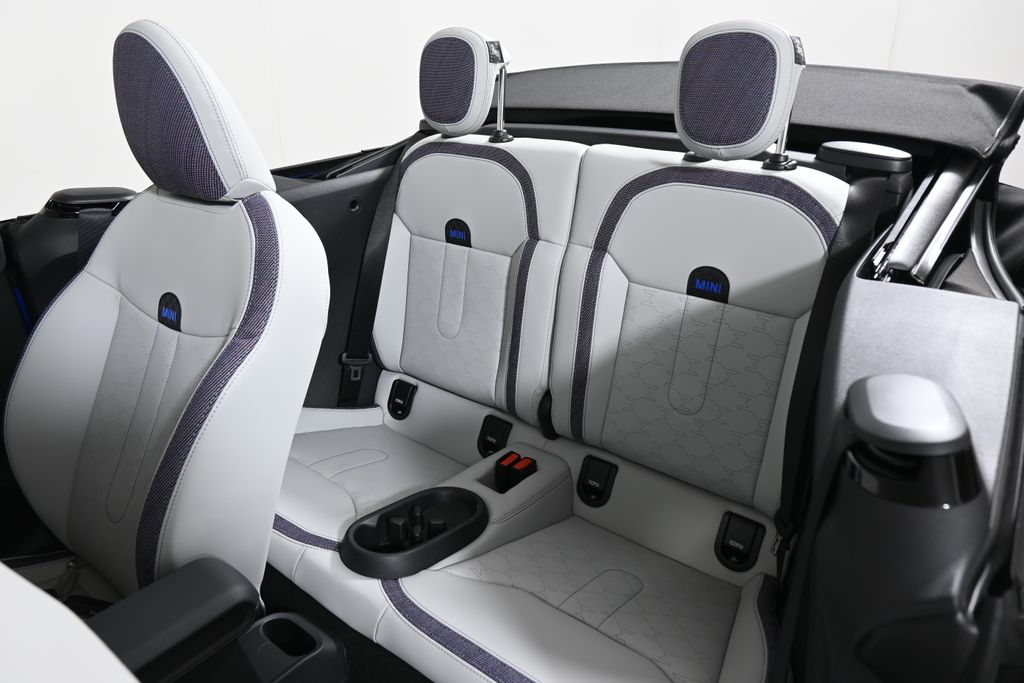 Thumbnail: 2026 MINI Cooper - 30