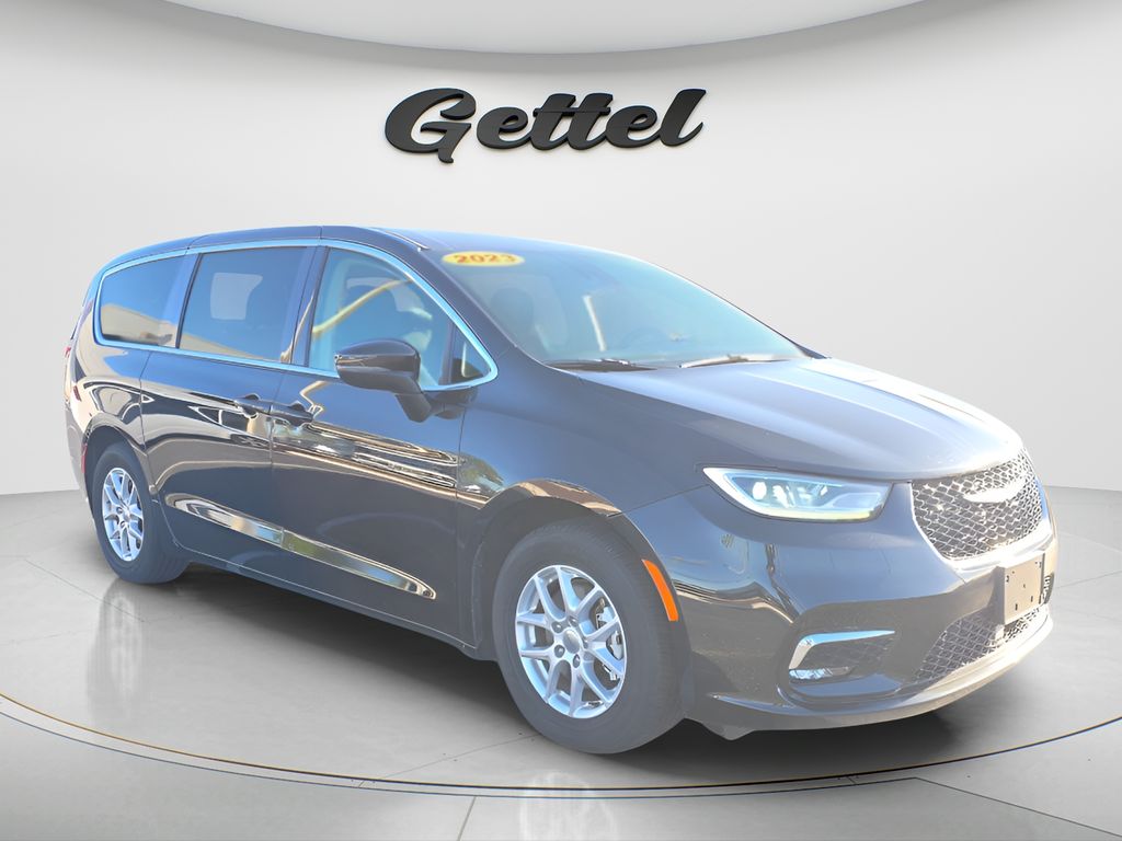 View vehicle photo 3
