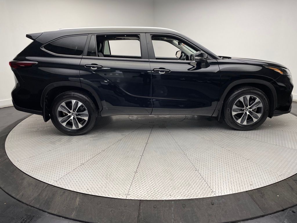 2024 Toyota Highlander XLE 4