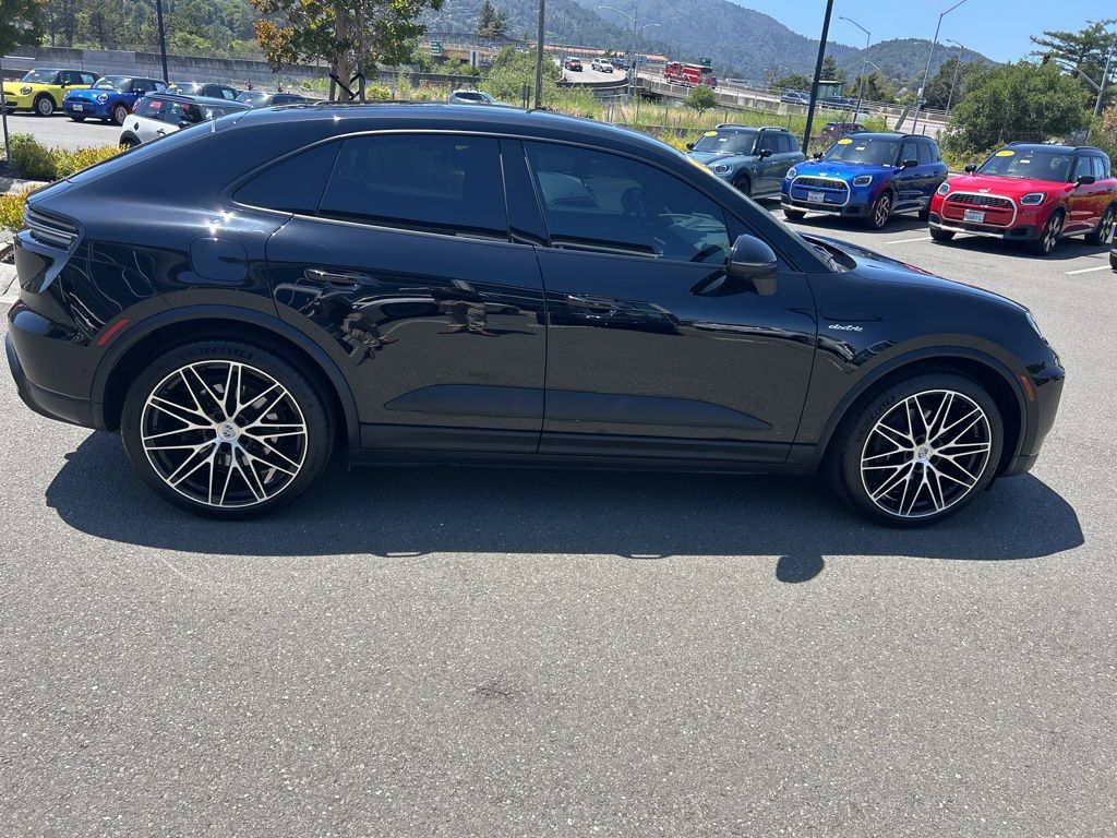 Thumbnail: 2025 Porsche Macan - 6