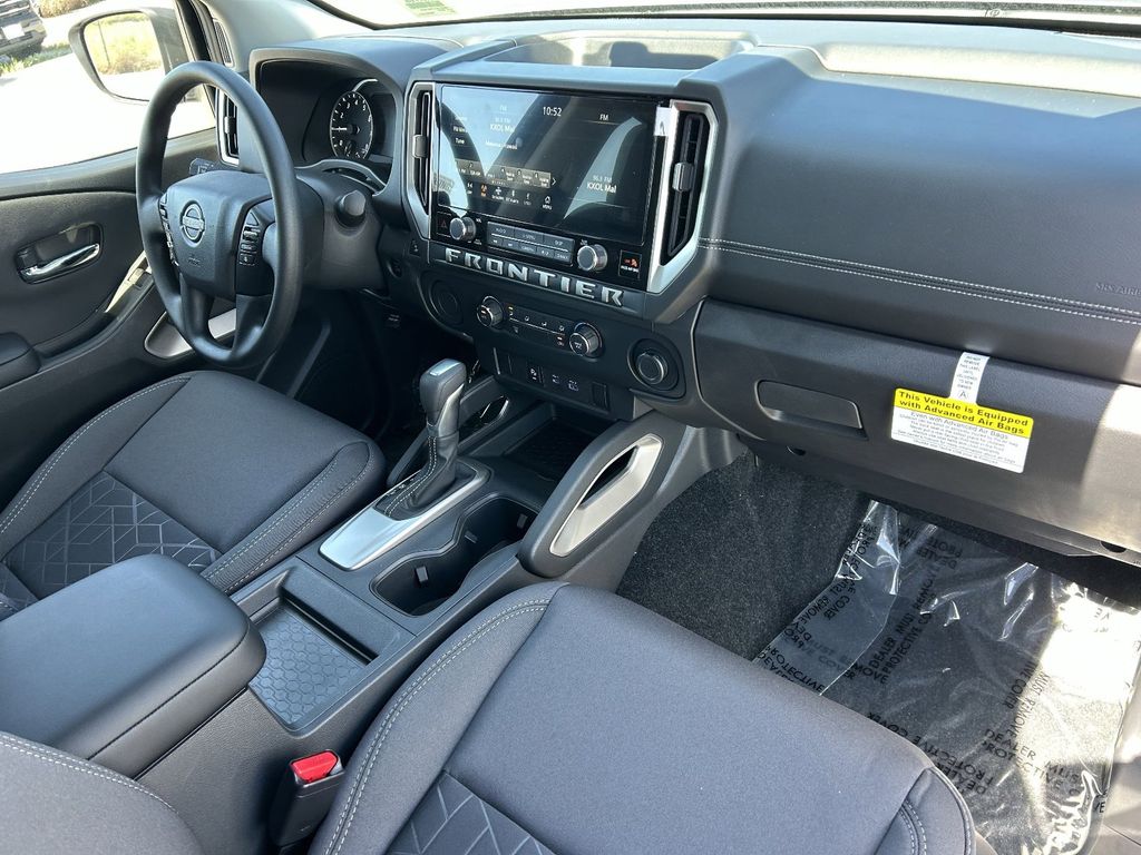 2026 Nissan Frontier SV - Photo 8